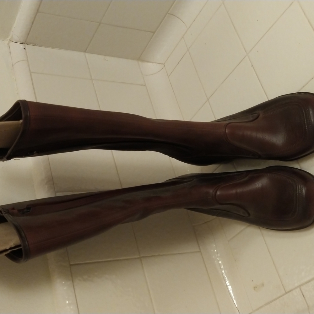 US made Guaranteed Waterproof size 6 Women's Boots